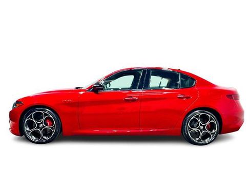 Used 2020 Alfa Romeo Giulia w/ Quick Order Package 22K Sport RWD image 1