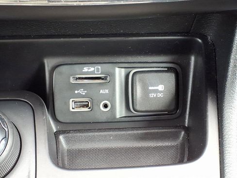 Used 2015 Jeep Cherokee Limited w/ Trailer Tow Group image 24