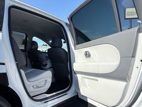 New 2026 Hyundai Ioniq 9 SEL image 15