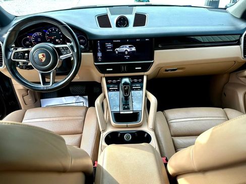 Used 2019 Porsche Cayenne AWD/4WD image 17
