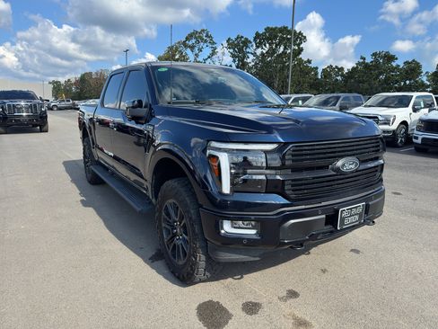 Used 2025 Ford F150 Platinum AWD/4WD image 3