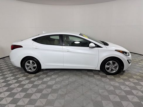 Used 2015 Hyundai Elantra SE FWD image 4