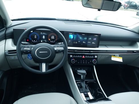 New 2026 Hyundai Tucson SEL FWD image 18