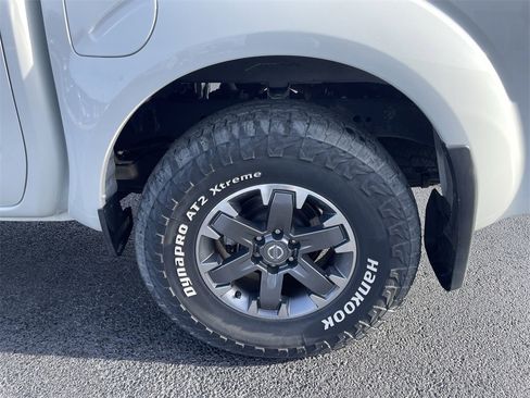 Used 2020 Nissan Frontier PRO-4X image 8