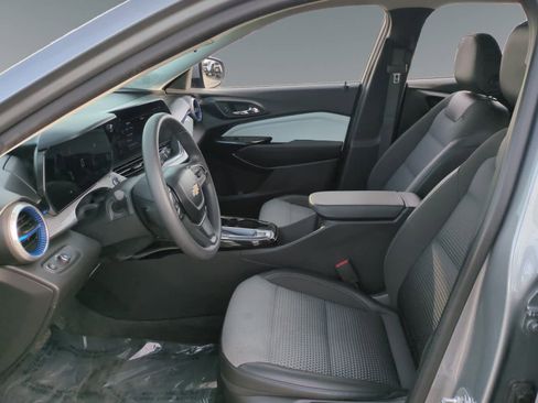 Used 2024 Chevrolet Trax LT image 9