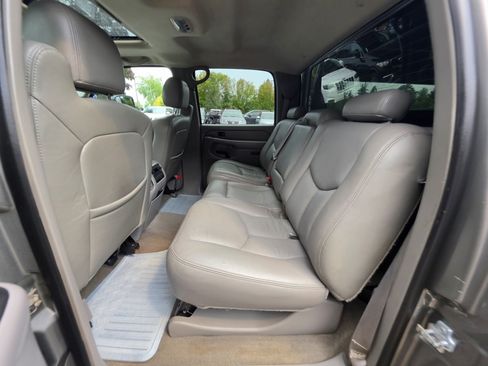 Used 2007 GMC Sierra 2500 SLT w/ Heavy-Duty Power Package AWD/4WD image 18