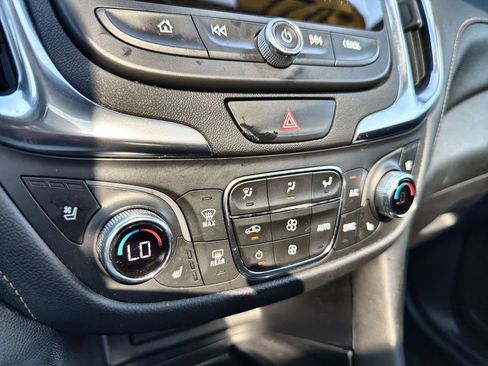 Used 2021 Chevrolet Equinox Premier AWD/4WD image 17
