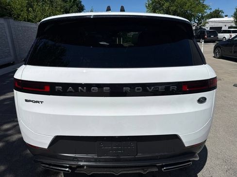 Used 2023 Land Rover Range Rover Sport SE AWD/4WD image 4