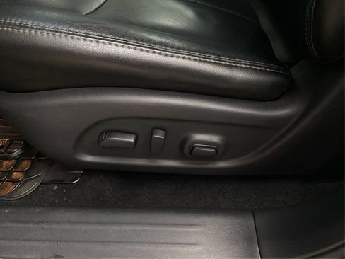 Used 2014 Nissan Pathfinder SL FWD image 23