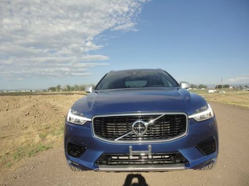 Used 2019 Volvo XC60 T8 R-Design w/ Advanced Package AWD/4WD image 4