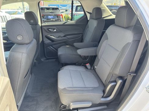 Used 2020 Chevrolet Traverse LT image 35