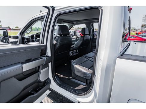 New 2025 Ford F250 Lariat w/ Lariat Ultimate Package AWD/4WD image 24