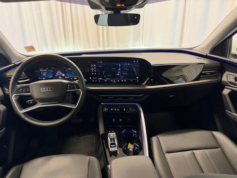 Certified 2025 Audi Q5 Premium w/ Convenience Package AWD/4WD image 10