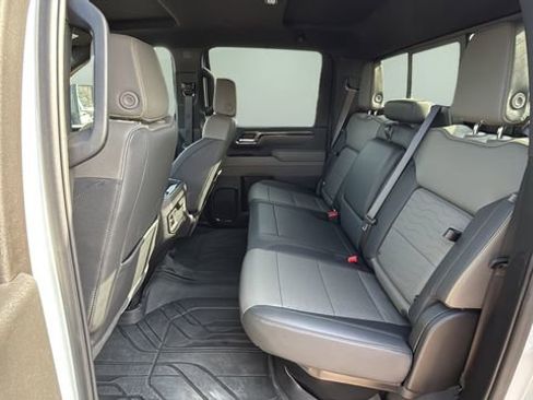 Used 2025 Chevrolet Silverado 2500 ZR2 image 19