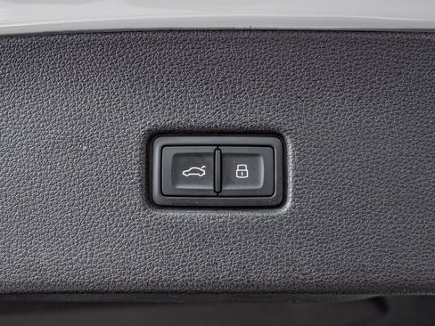 Used 2023 Audi SQ8 Prestige AWD/4WD image 44