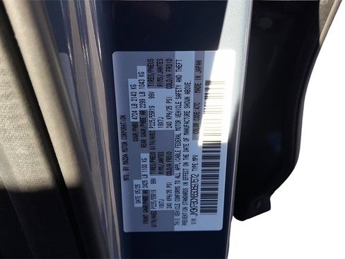 Used 2025 MAZDA CX-5 Carbon Edition image 17