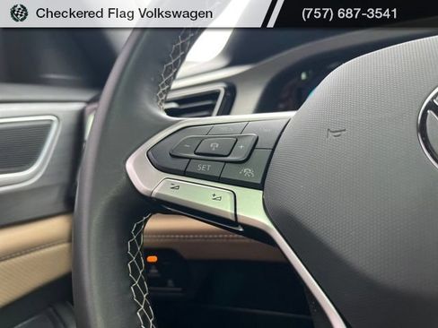 Used 2024 Volkswagen Atlas Cross Sport SE FWD image 37