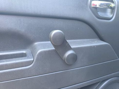 Used 2014 Jeep Compass Sport FWD image 24