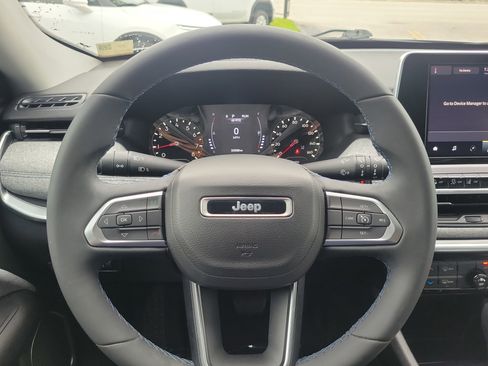 Used 2022 Jeep Compass Latitude image 19