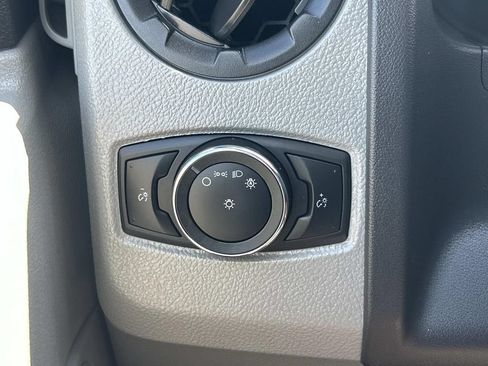Used 2022 Ford E-350 and Econoline 350 Super Duty RWD image 34