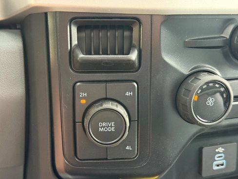 New 2025 Ford F450 XL w/ XL Chrome Package image 38