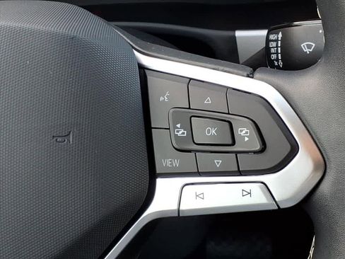 Used 2023 Volkswagen Atlas Cross Sport SE image 18