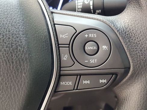 Used 2020 Toyota Camry LE w/ Convenience Package FWD image 11