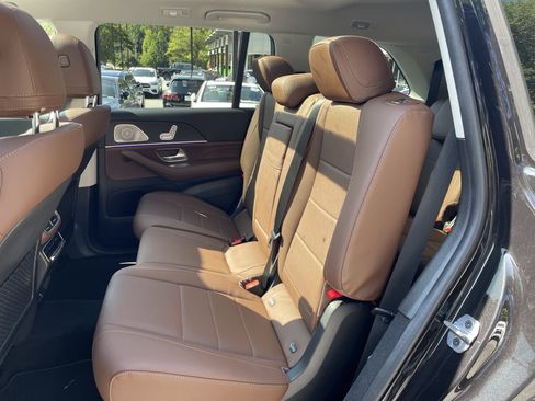 Certified 2024 Mercedes-Benz GLS 450 4MATIC image 41