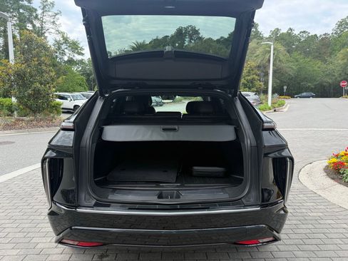 Used 2024 Cadillac Lyriq Luxury w/ LPO, Floor Liner Package AWD/4WD image 19