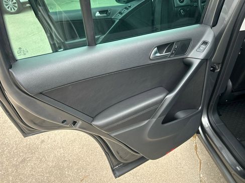 Used 2016 Volkswagen Tiguan SE image 10