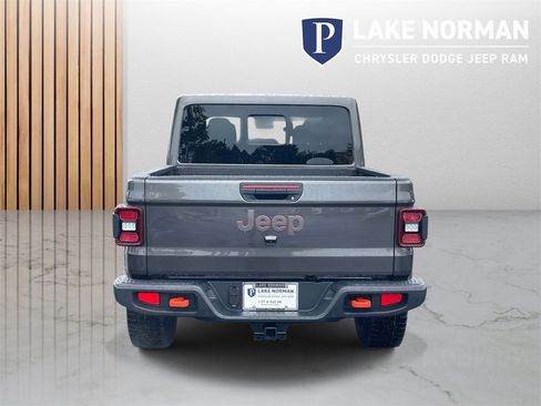 New 2025 Jeep Gladiator Mojave w/ Safety Group image 9