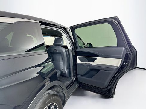 Used 2024 Lincoln Nautilus Premier image 30