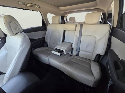 Used 2016 Hyundai Santa Fe SE w/ Option Group 03 image 8