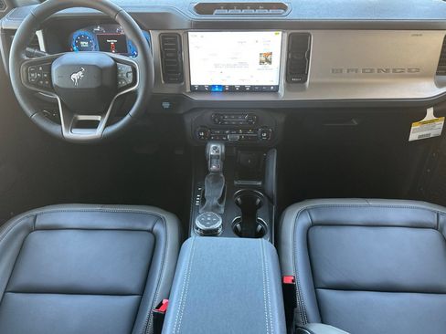 New 2026 Ford Bronco Outer Banks w/ Sasquatch Package AWD/4WD image 13