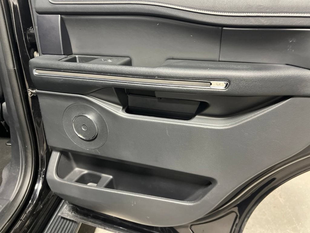 Used 2024 Ford Expedition XLT AWD/4WD image 14