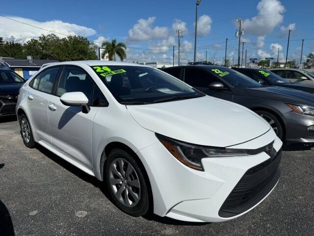 Used 2024 Toyota Corolla LE FWD image 1
