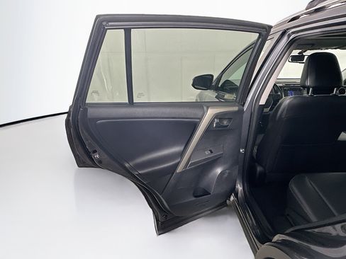 Used 2015 Toyota RAV4 Limited image 25