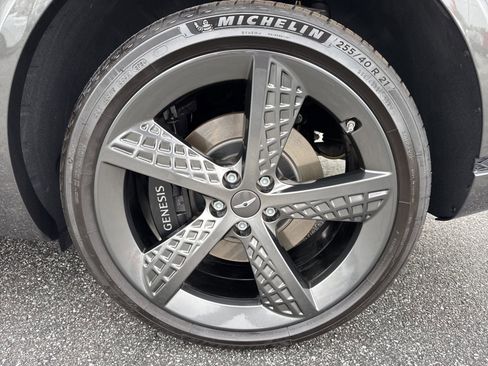 Used 2025 Genesis GV70 3.5T Sport w/ Sport Prestige Package image 9