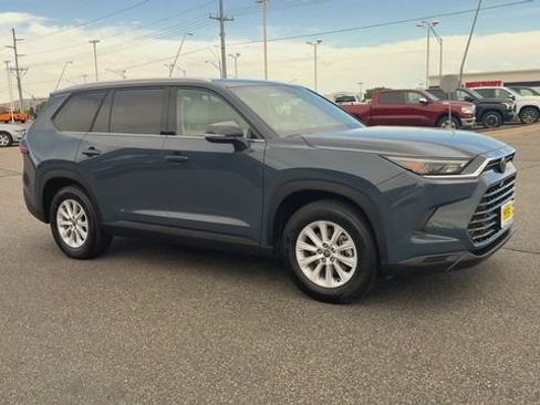 Used 2026 Toyota Grand Highlander AWD image 2