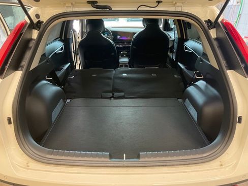 Certified 2025 Kia Niro EX Touring image 23