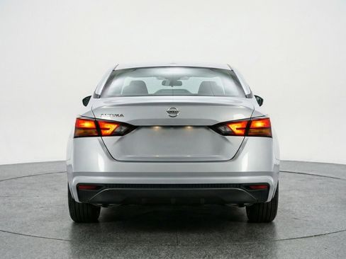 Used 2025 Nissan Altima 2.5 SV image 7