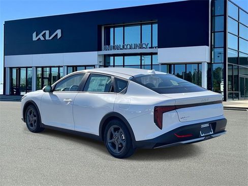 New 2025 Kia K4 LXS image 4