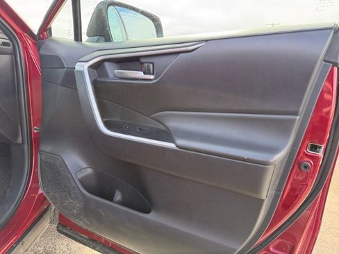 Used 2024 Toyota RAV4 XLE w/ Convenience Package image 32