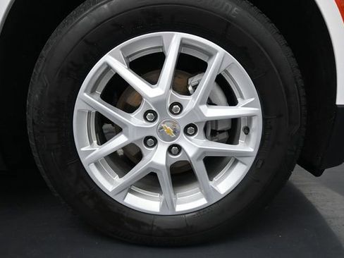 Used 2022 Chevrolet Equinox LS w/ LS Convenience Package AWD/4WD image 36