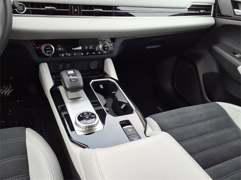 Used 2025 Mitsubishi Outlander AWD image 20