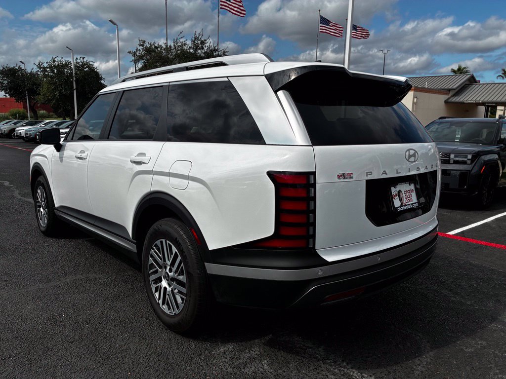 Used 2026 Hyundai Palisade SEL FWD image 3