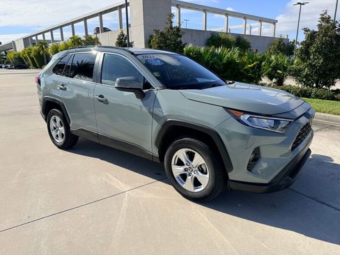 Used 2021 Toyota RAV4 XLE image 4