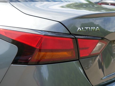 Certified 2021 Nissan Altima 2.5 SV AWD/4WD image 17