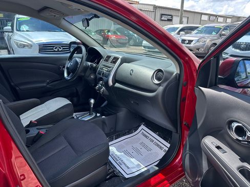 Used 2014 Nissan Versa SV FWD image 12