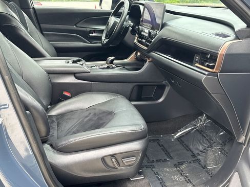 Used 2024 Toyota Grand Highlander AWD Hybrid image 12